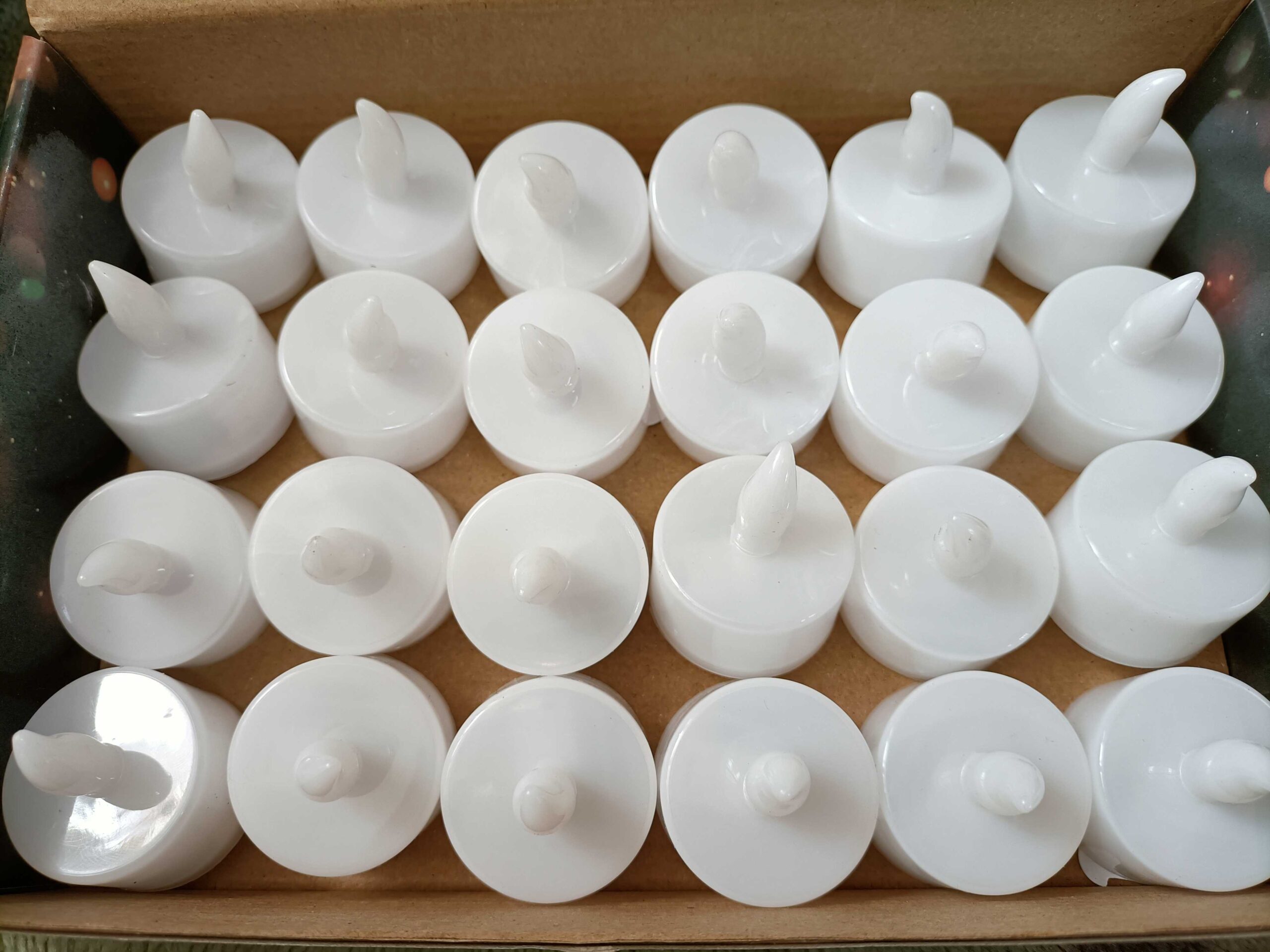 Świeca Plastikowa Swinging Candle Led pudełko 24szt - obrazek 3
