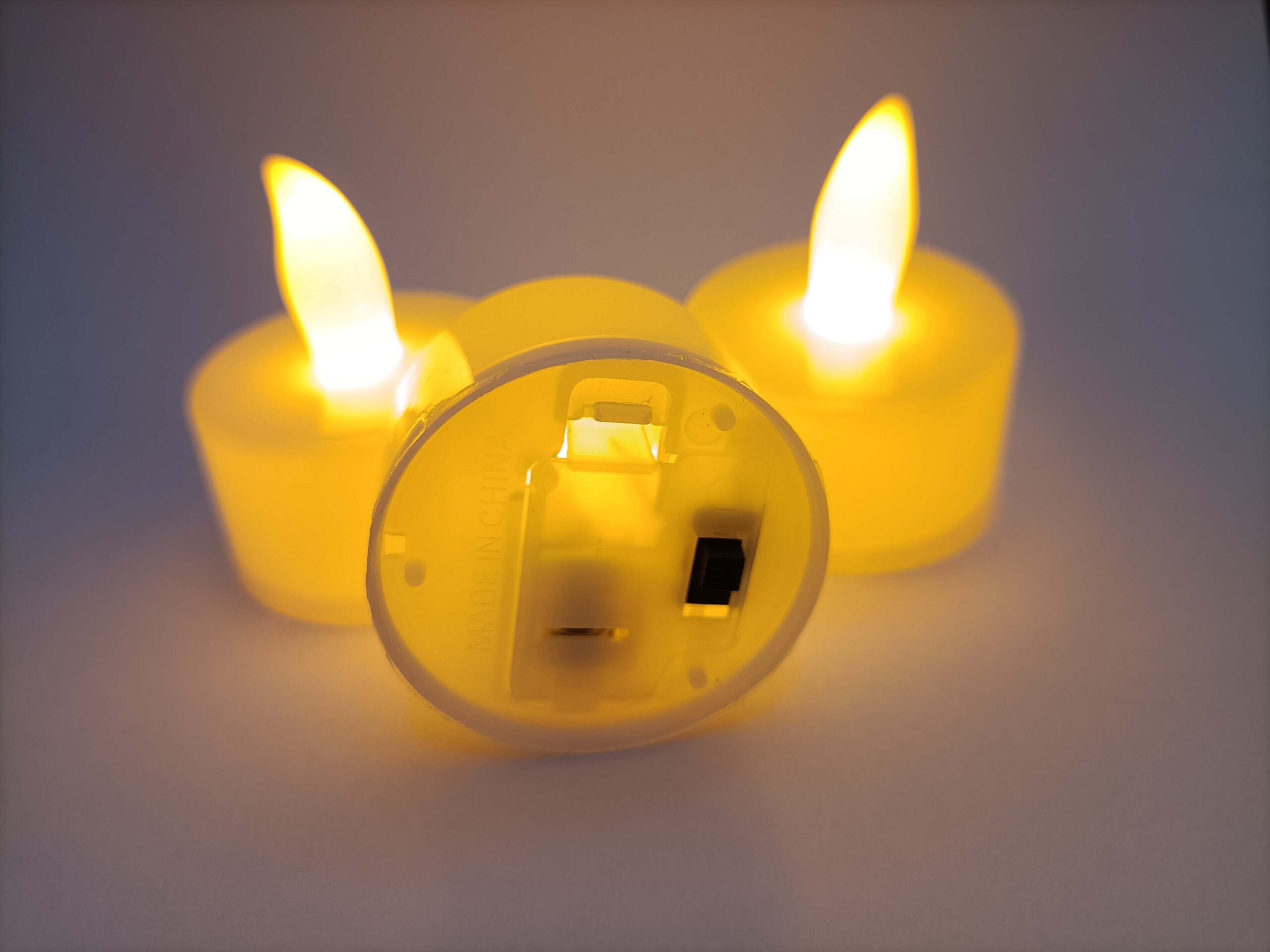 Świeca Plastikowa Swinging Candle Led pudełko 24szt - obrazek 2